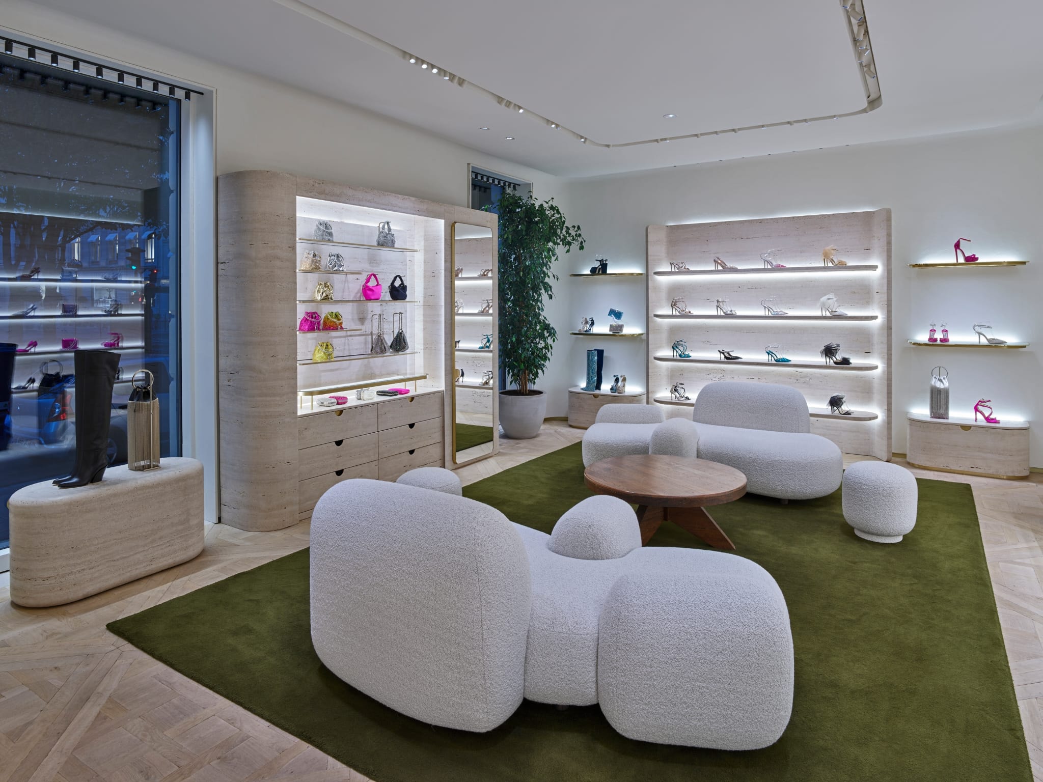 Jimmy Choo — Ave Montaigne, Paris — 2