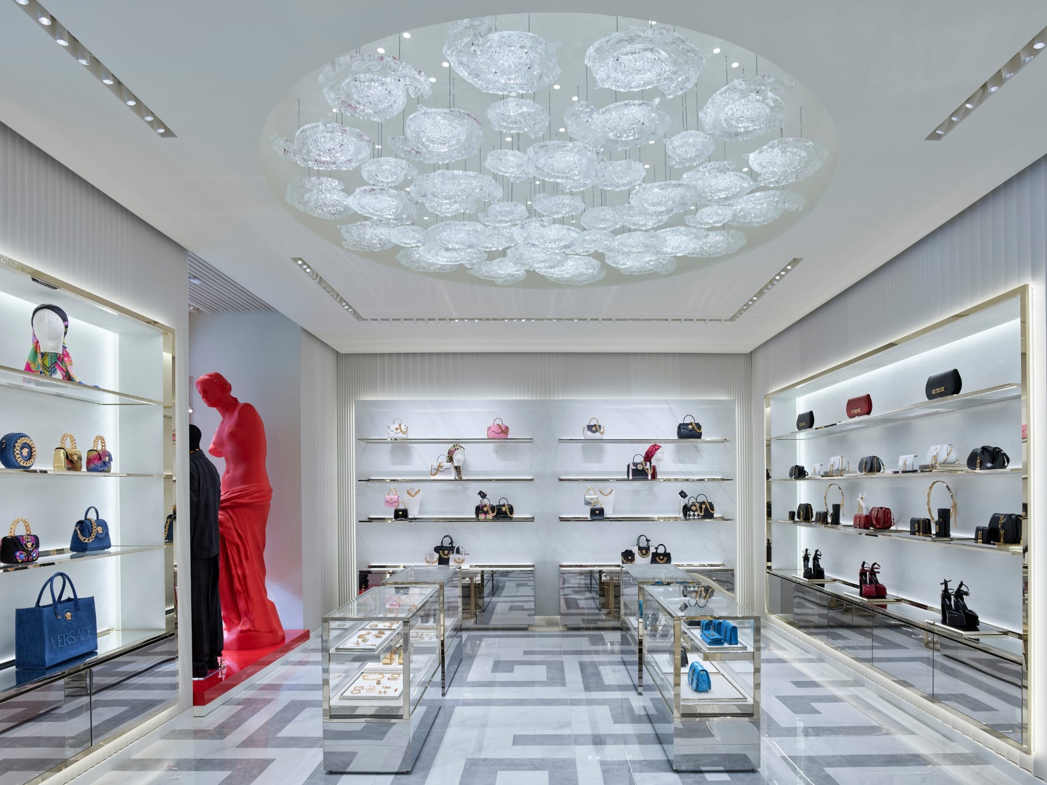 Versace — Ave Montaigne, Paris — 3