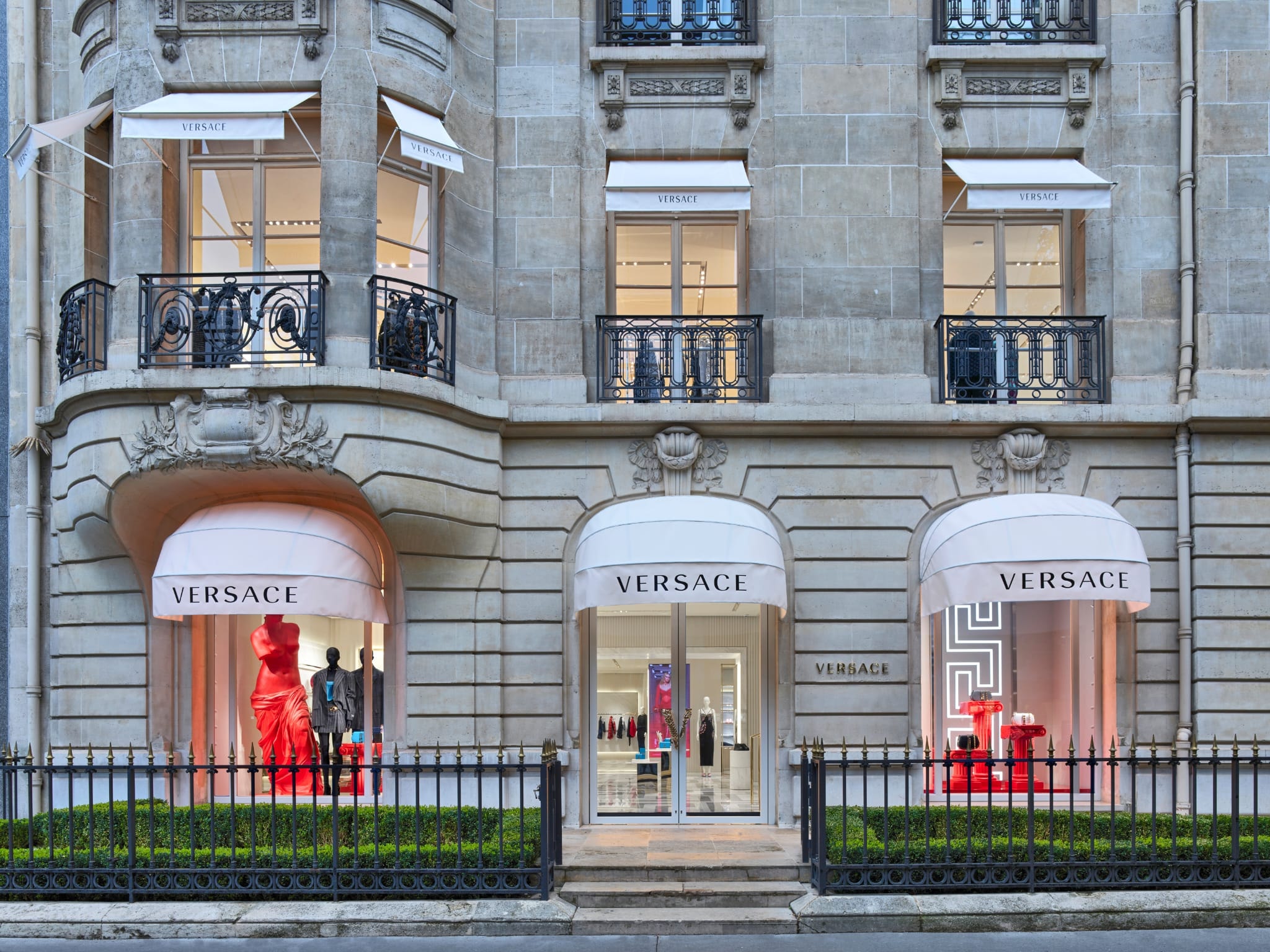 Versace — Ave Montaigne, Paris — 4